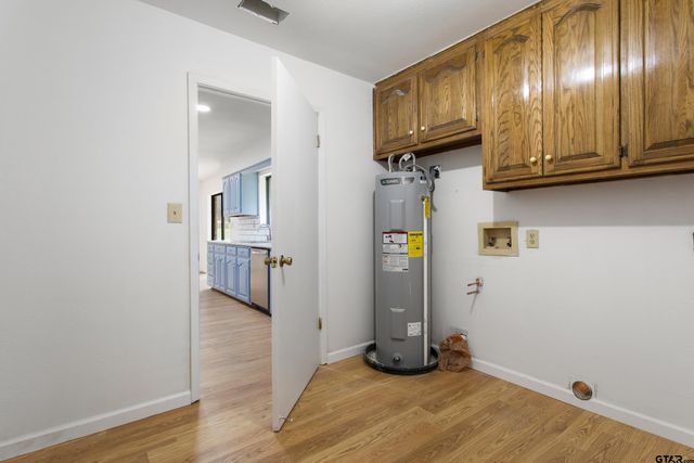 208 Treetop Lane, Hideaway, TX 75771