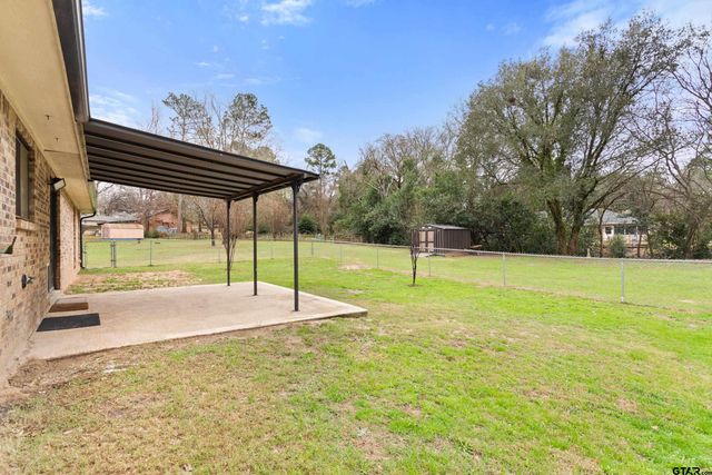 208 Treetop Lane, Hideaway, TX 75771