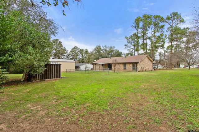 208 Treetop Lane, Hideaway, TX 75771