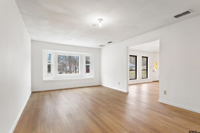 208 Treetop Lane, Hideaway, TX 75771