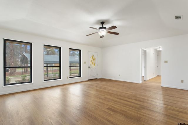 208 Treetop Lane, Hideaway, TX 75771