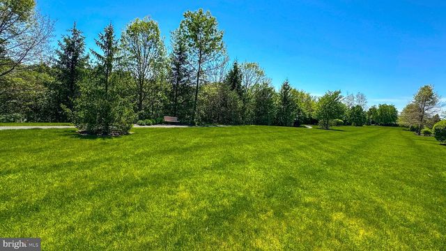 37 GROUSE DR, Denver, PA 17517