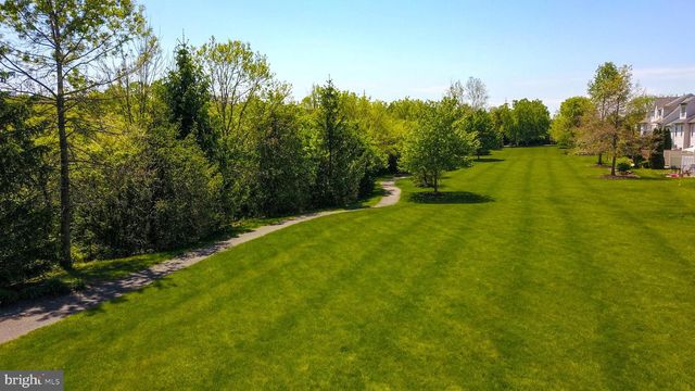 37 GROUSE DR, Denver, PA 17517