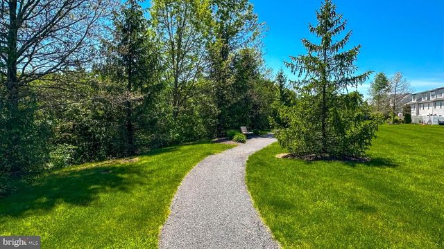 37 GROUSE DR, Denver, PA 17517