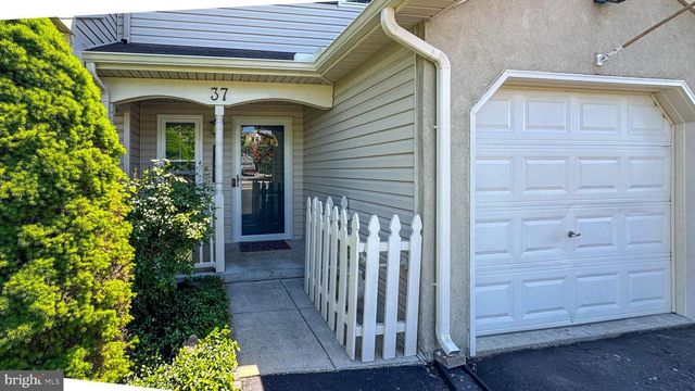 37 GROUSE DR, Denver, PA 17517