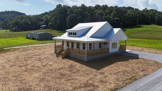 82 Beech Hill Ln, Hartsville, TN 37074
