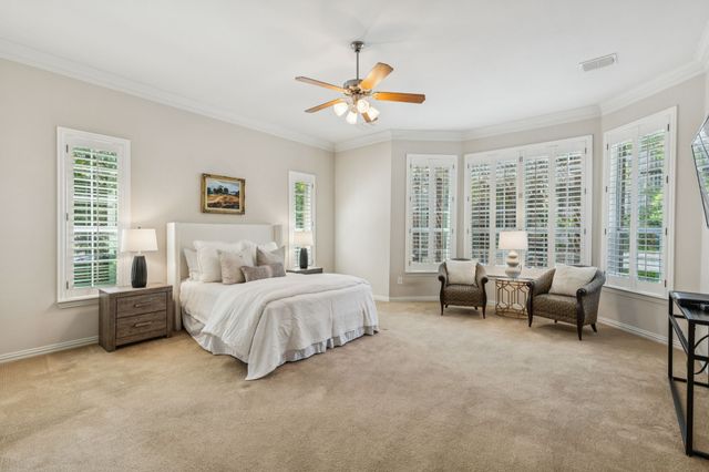 8904 Meadowknoll Drive, Dallas, TX 75243