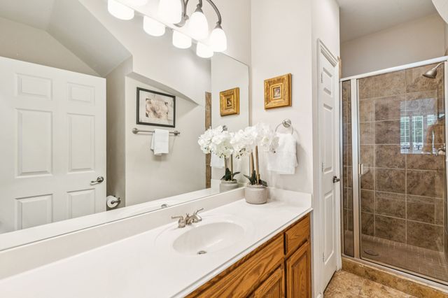 8904 Meadowknoll Drive, Dallas, TX 75243