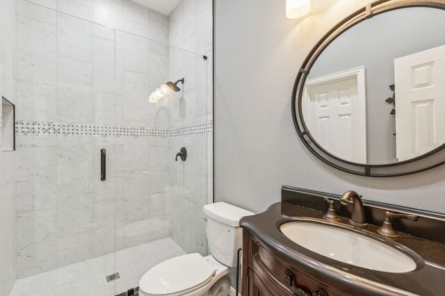 8904 Meadowknoll Drive, Dallas, TX 75243