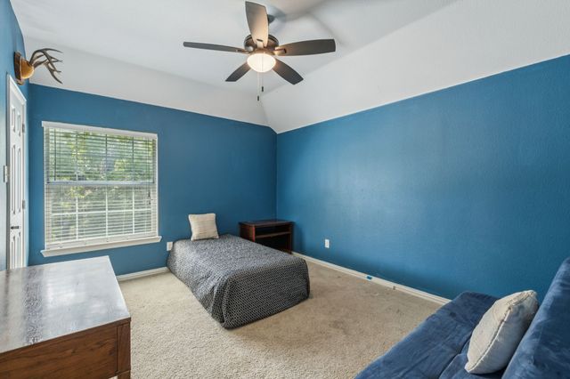 8904 Meadowknoll Drive, Dallas, TX 75243