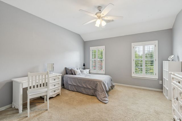 8904 Meadowknoll Drive, Dallas, TX 75243