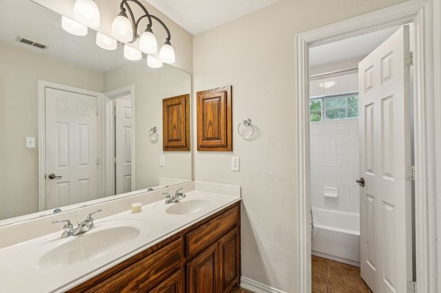 8904 Meadowknoll Drive, Dallas, TX 75243