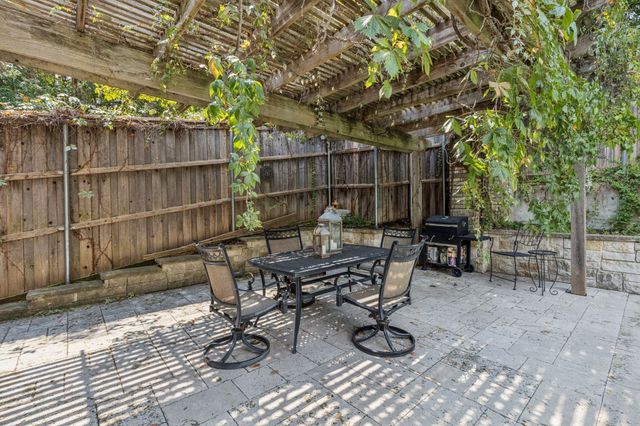 8904 Meadowknoll Drive, Dallas, TX 75243