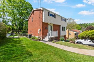 228 Shenandoah Dr, Penn Hills, PA 15235