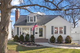 151 East Road, Glen Ellyn, IL 60137