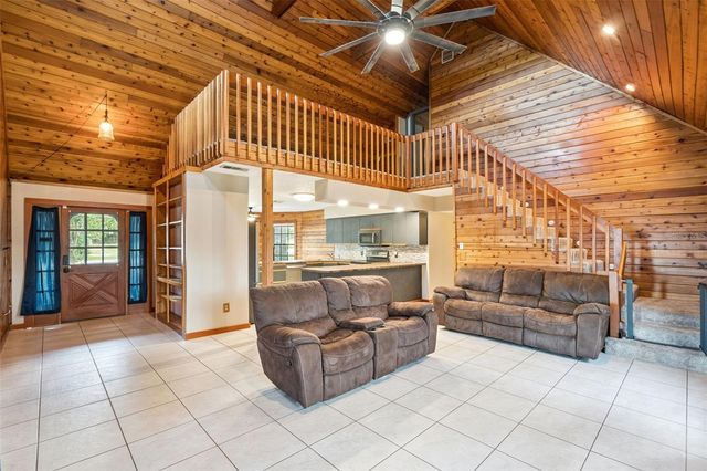 25911 ABERDOVEY AVENUE, Sorrento, FL 32776