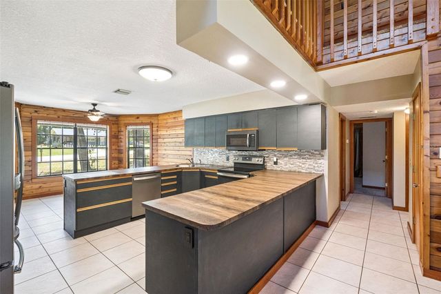25911 ABERDOVEY AVENUE, Sorrento, FL 32776