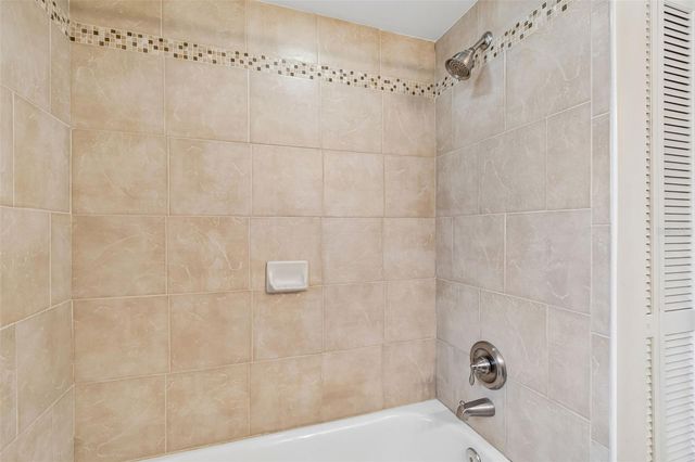 2814 HAMMOCK COURT 2814, Clearwater, FL 33761