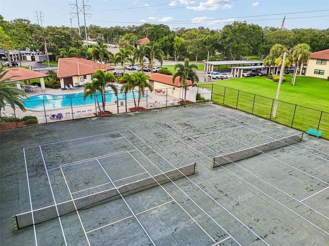2814 HAMMOCK COURT 2814, Clearwater, FL 33761