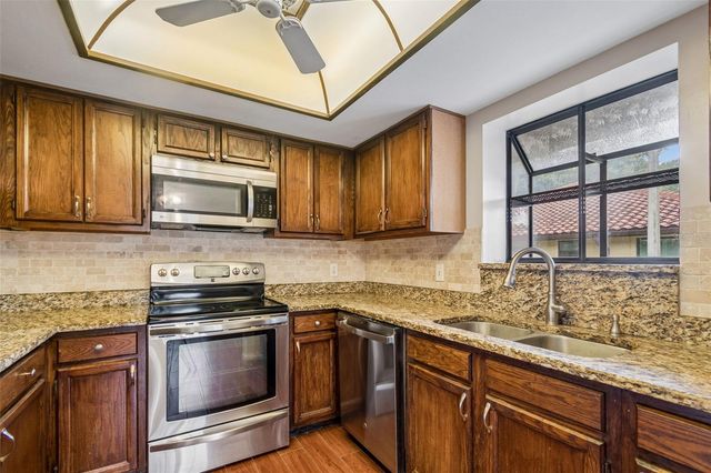 2814 HAMMOCK COURT 2814, Clearwater, FL 33761