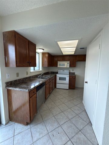 2701 Stanford Street A, Rowlett, TX 75088