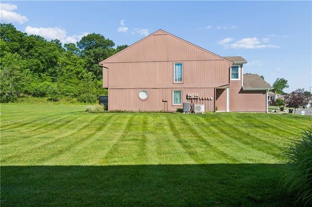 5542 NW Moonlight Meadow Drive, Lee's Summit, MO 64064