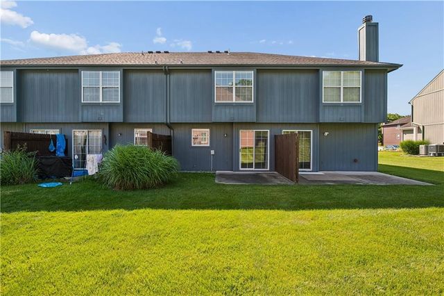 5542 NW Moonlight Meadow Drive, Lee's Summit, MO 64064