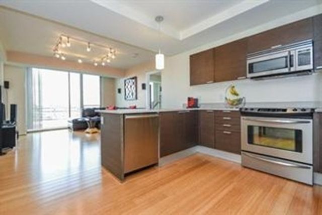 2 Earhart Street 811, Cambridge, MA 02141