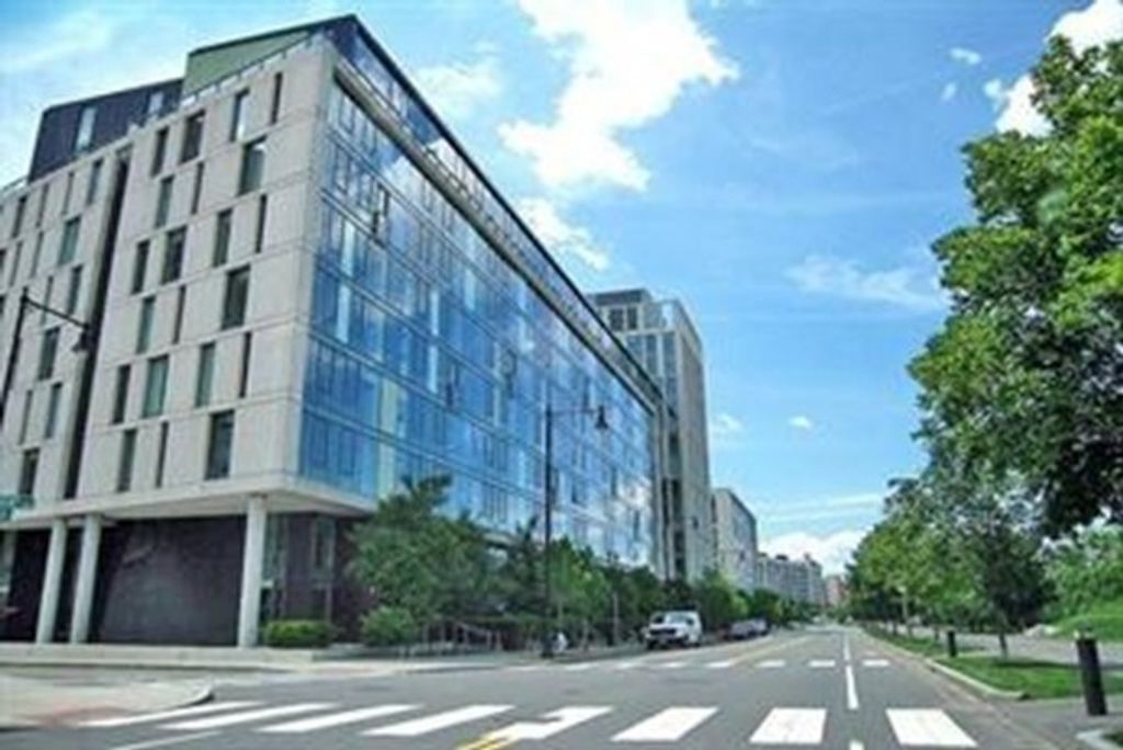 2 Earhart Street 811, Cambridge, MA 02141