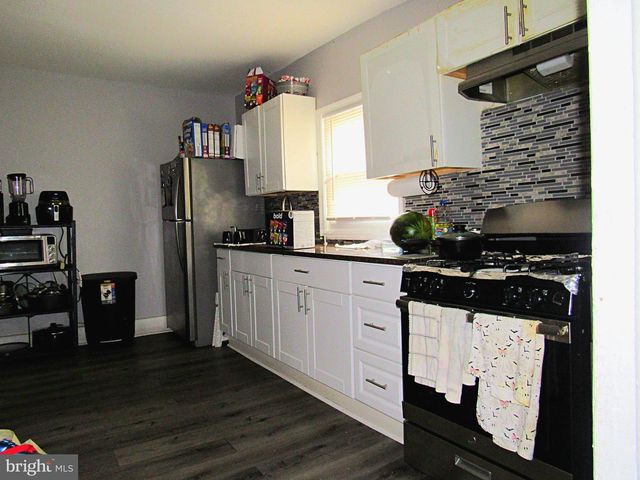 34 W END AVE, Trenton, NJ 08618