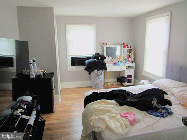 34 W END AVE, Trenton, NJ 08618