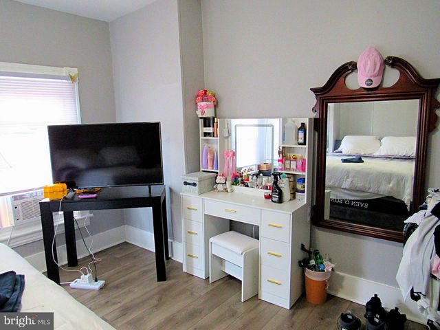 34 W END AVE, Trenton, NJ 08618