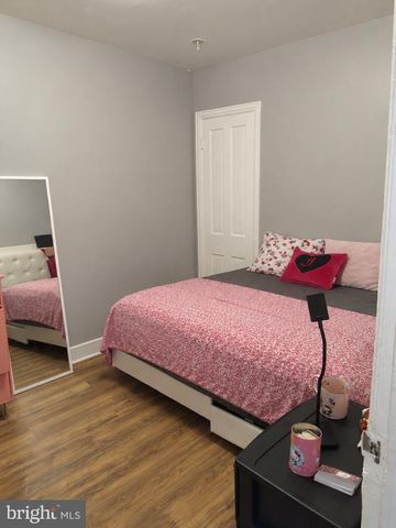 34 W END AVE, Trenton, NJ 08618