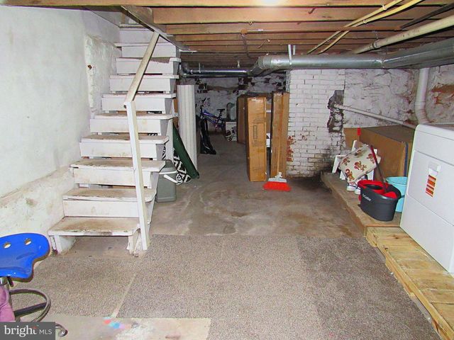 34 W END AVE, Trenton, NJ 08618