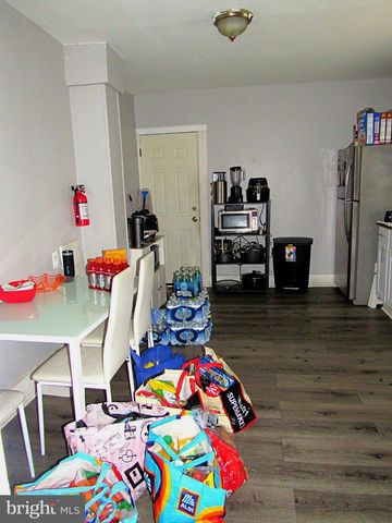 34 W END AVE, Trenton, NJ 08618