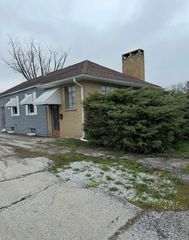 91 W 30th Place, South Chicago Heights, IL 60411