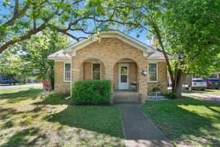 215 Taylor RD, Elgin, TX 78621