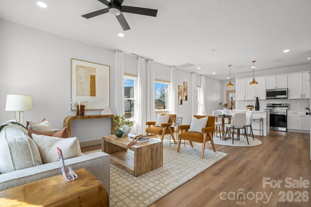 2119 24th Street Lane SE, Hickory, NC 28602