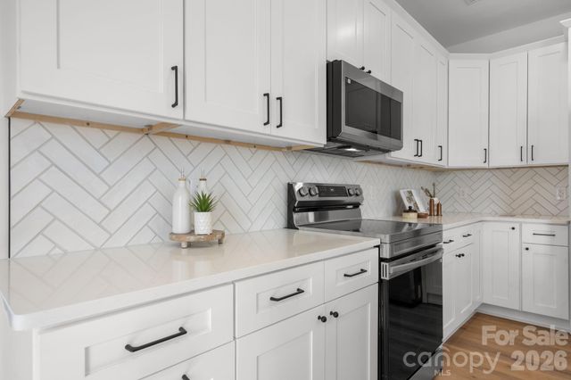 2119 24th Street Lane SE, Hickory, NC 28602