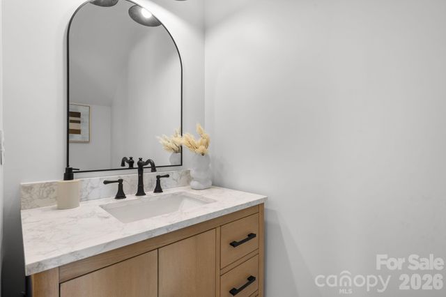 2119 24th Street Lane SE, Hickory, NC 28602