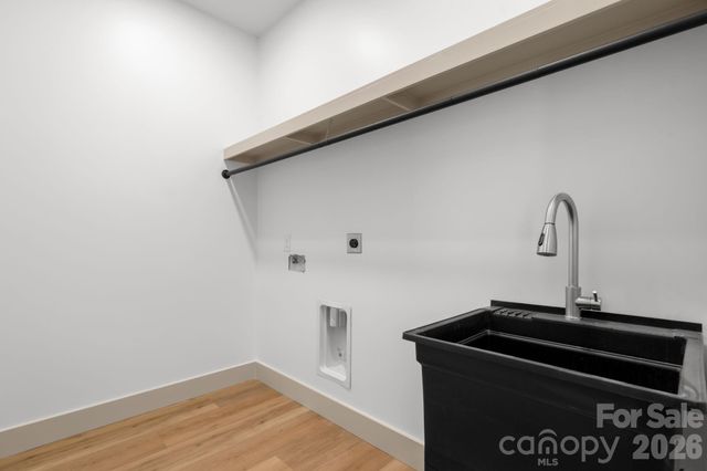 2119 24th Street Lane SE, Hickory, NC 28602