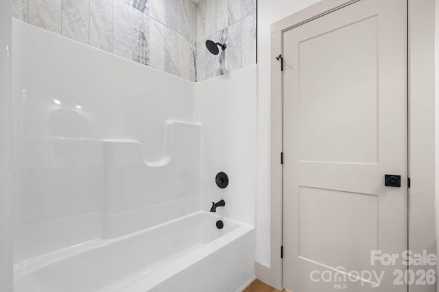 2119 24th Street Lane SE, Hickory, NC 28602