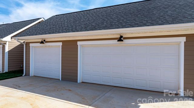 2119 24th Street Lane SE, Hickory, NC 28602