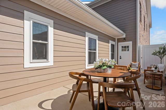 2119 24th Street Lane SE, Hickory, NC 28602