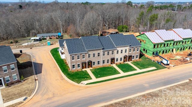 2119 24th Street Lane SE, Hickory, NC 28602