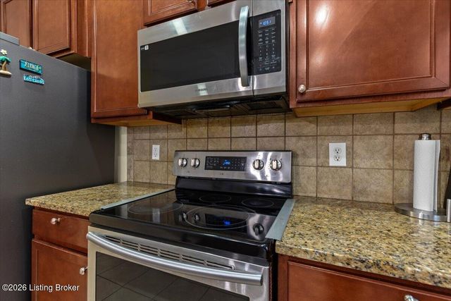 2108 Cherry Creek Rd, La Grange, KY 40031