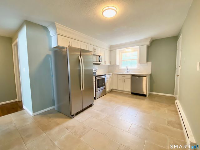 24 College Street 6, Clinton, CT 06413