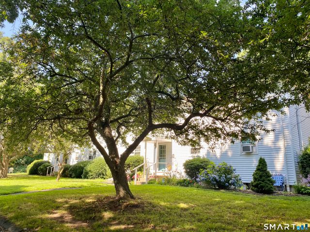 24 College Street 6, Clinton, CT 06413