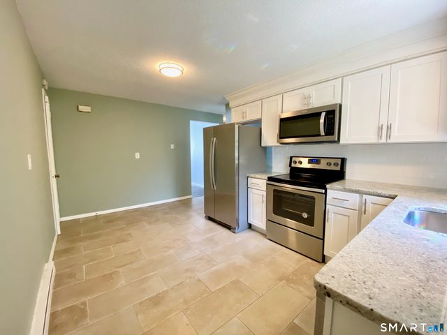 24 College Street 6, Clinton, CT 06413