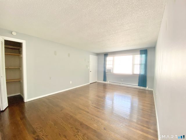 24 College Street 6, Clinton, CT 06413